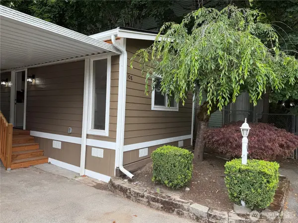 7301 NE 175th Street #108, Kenmore, WA 98028