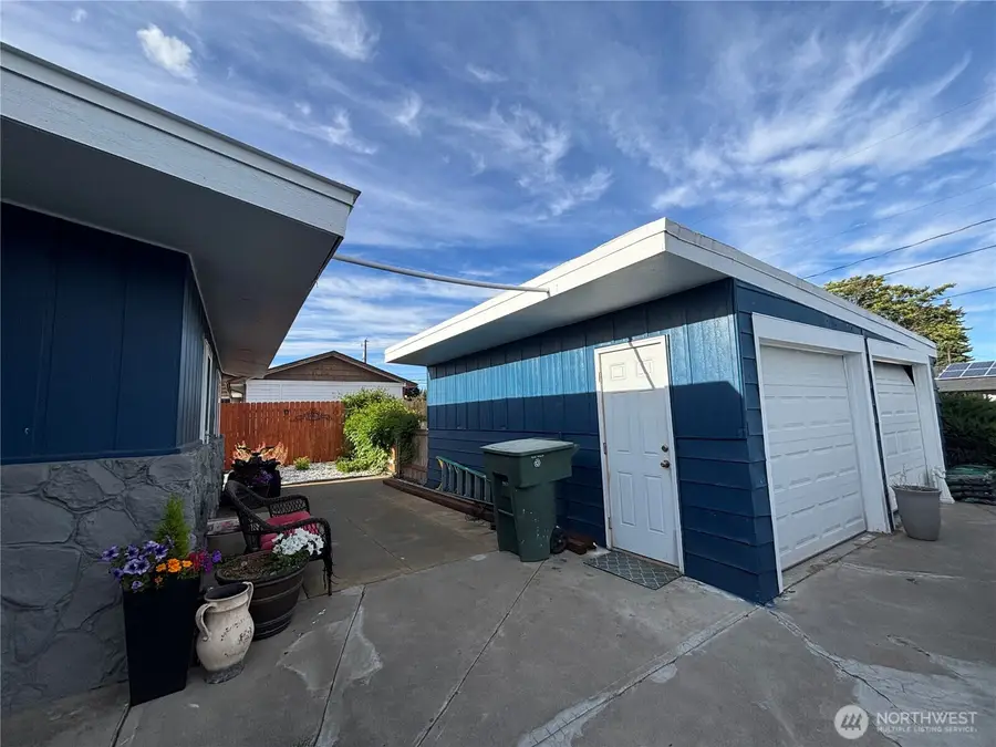 610 S 71st Avenue, Yakima, WA 98908 - #2