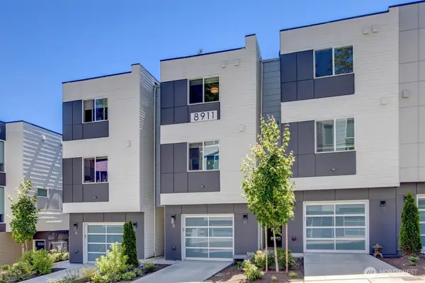 8911 NE 173rd Place #B, Bothell, WA 98011