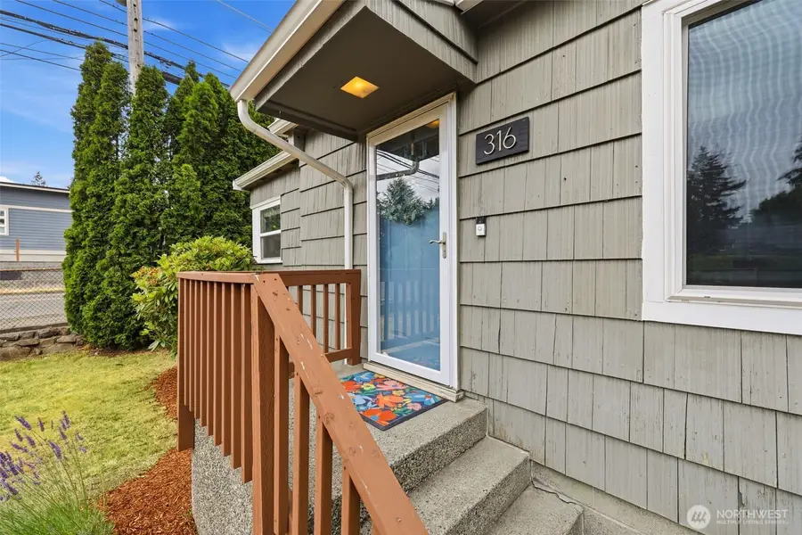 316 SW 124th Street, Seattle, WA 98146 - #3