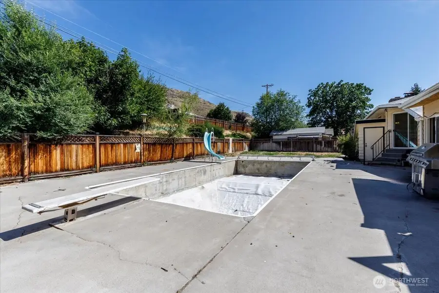 801 Tulip Street, Coulee Dam, WA 99116 - #2