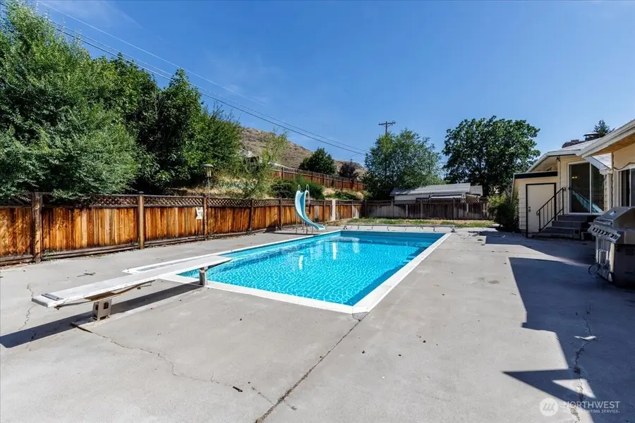 801 Tulip Street, Coulee Dam, WA 99116 - #3