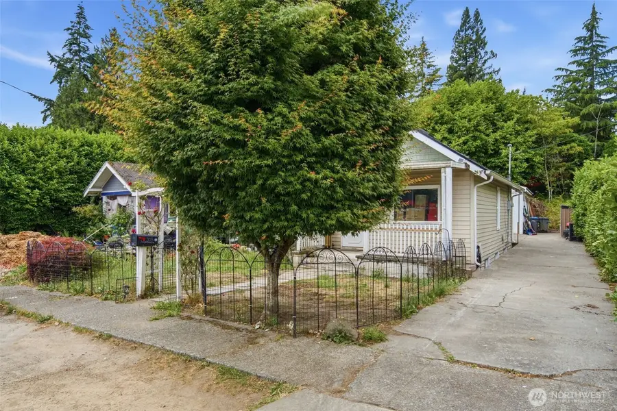 303 S Hartford Avenue, Bremerton, WA 98312 - #3