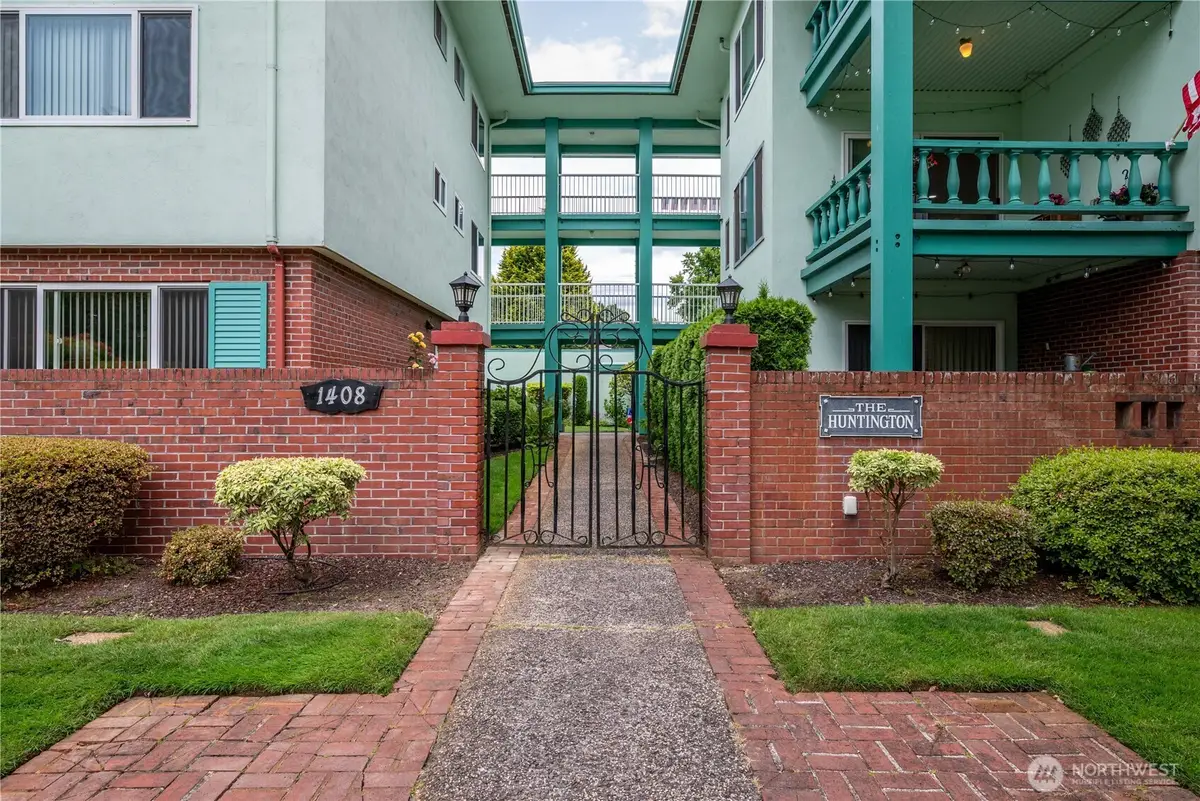 1408 20th Avenue #B-1, Longview, WA 98632 - #1
