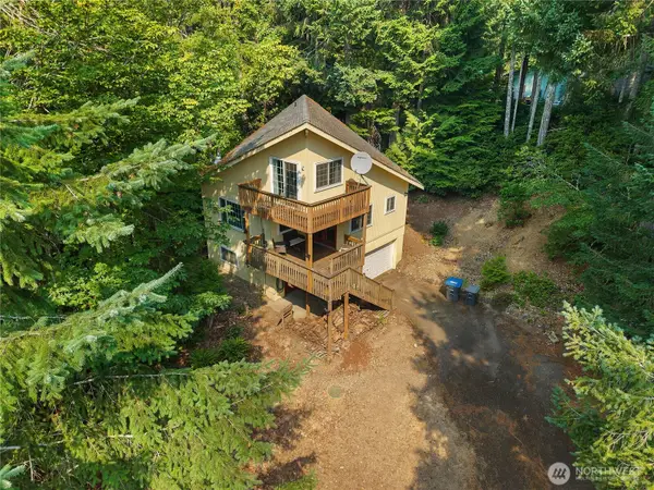 221 N Trail Head Loop, Lilliwaup, WA 98555