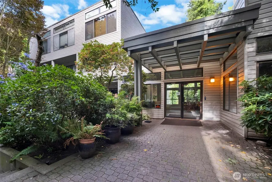 211 Summit Avenue E #N305, Seattle, WA 98102 - #2