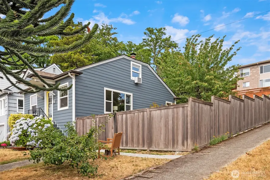 4456 46th Avenue Sw, Seattle, WA 98116 - #3