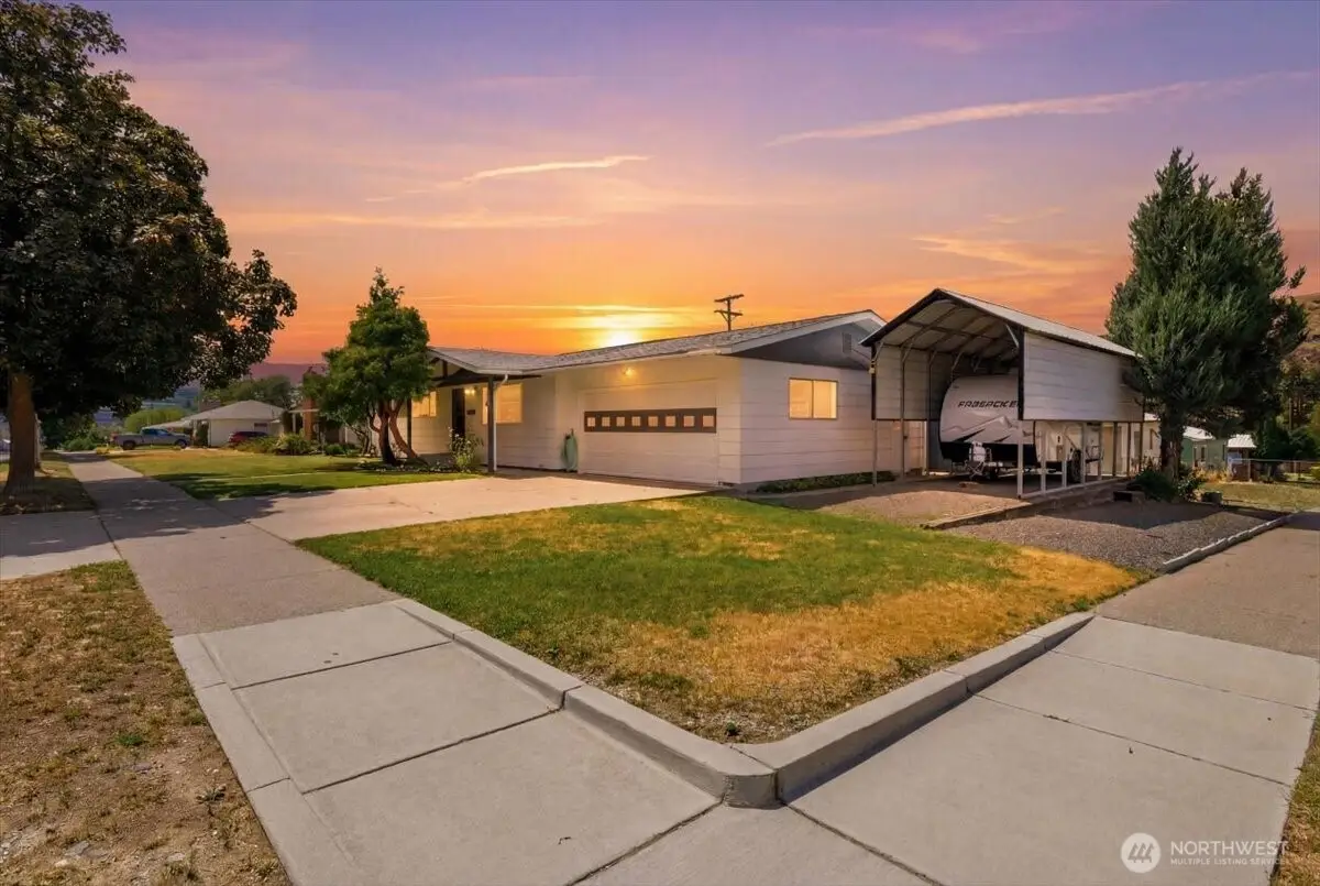 806 Central Drive, Coulee Dam, WA 99116 - #1