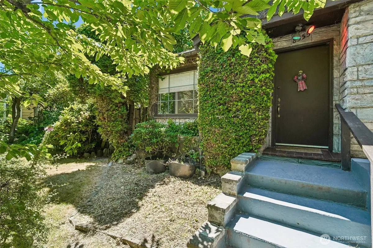 8555 30th Avenue Nw, Seattle, WA 98117 - #1
