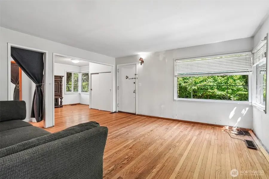 8555 30th Avenue Nw, Seattle, WA 98117 - #2