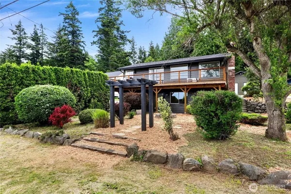 2536 Island View Lane, Lummi Island, WA 98262