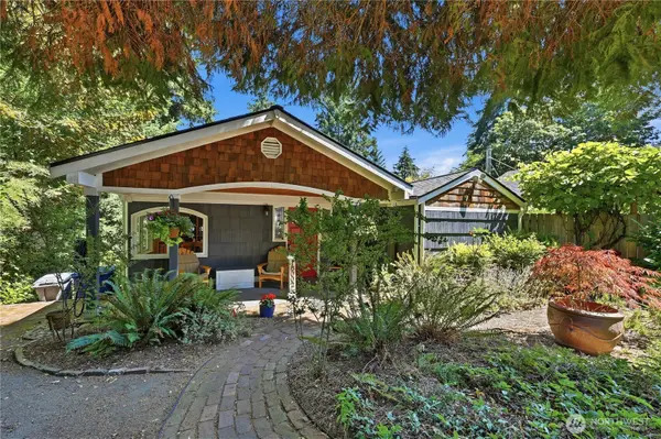 18002 25th Avenue Ne, Lake Forest Park, WA 98155