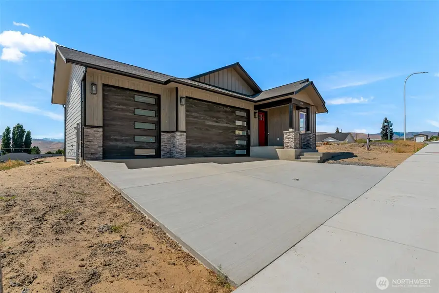 3240 NW Brianna Avenue, East Wenatchee, WA 98802 - #2