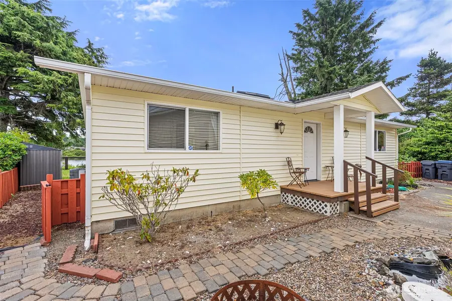 526 Sunset Avenue Ne, Ocean Shores, WA 98569 - #2