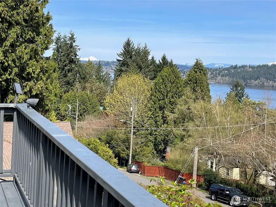 12321 42nd Avenue Ne, Seattle, WA 98125 - #3
