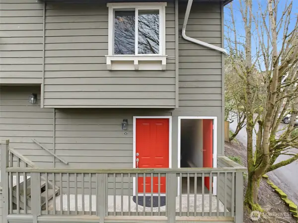 301 W Raye Street #201, Seattle, WA 98119