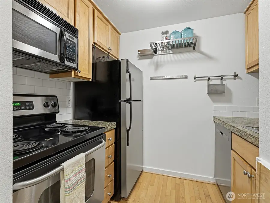 301 W Raye Street #201, Seattle, WA 98119 - #3