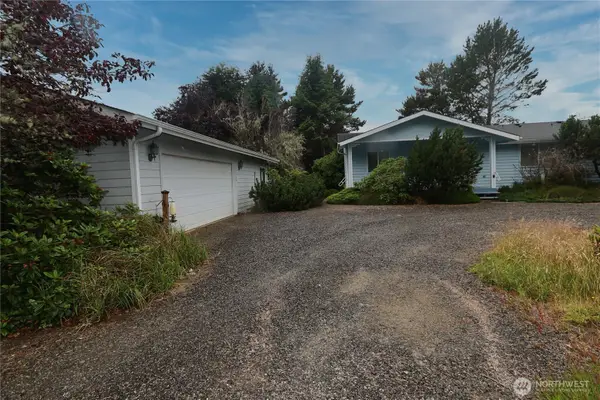 243 Octopus Avenue Ne, Ocean Shores, WA 98569