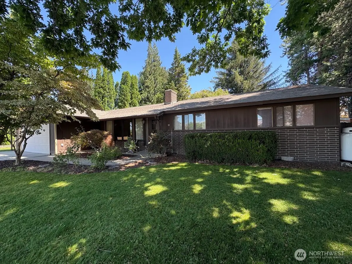 811 Kansas Avenue N, East Wenatchee, WA 98802 - #1