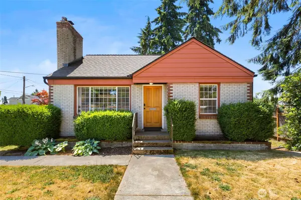 3701 SW Henderson Street, Seattle, WA 98126