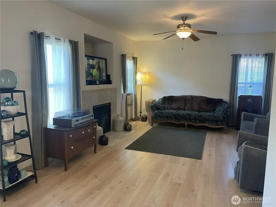 11712 10th Avenue E, Tacoma, WA 98445 - #3