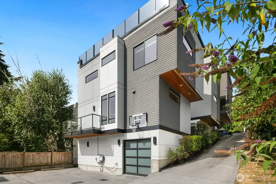 1616 Taylor Avenue N, Seattle, WA 98109 - #2