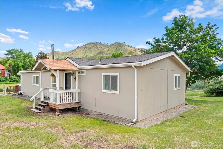 4562 Lessig Road #A, Hunters, WA 99137 - #2