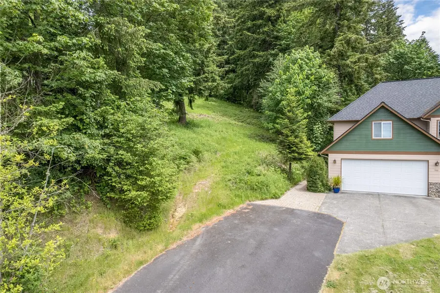945 Edinburgh Court, Kelso, WA 98626 - #3