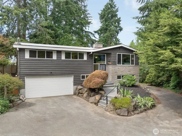 15513 Palatine Lane N, Shoreline, WA 98133
