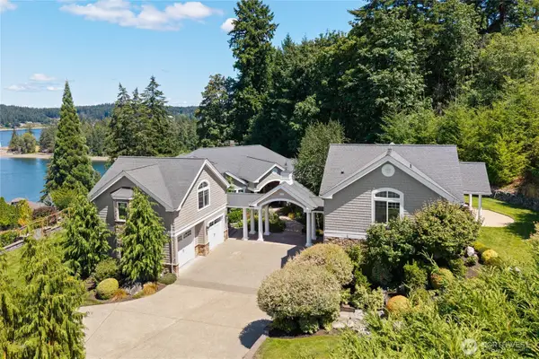 409 3rd Lane, Fox Island, WA 98333