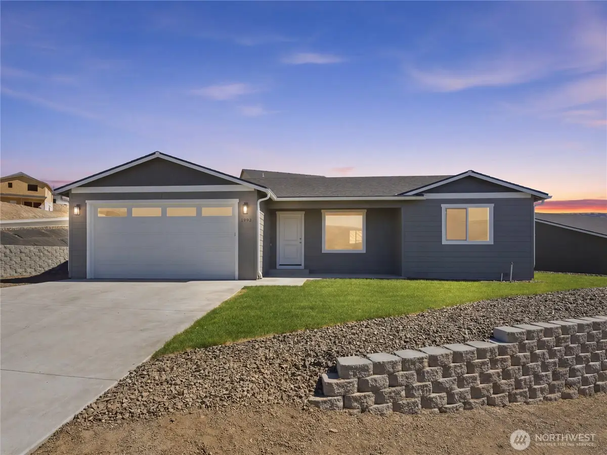 1975 N May Court, East Wenatchee, WA 98802 - #1