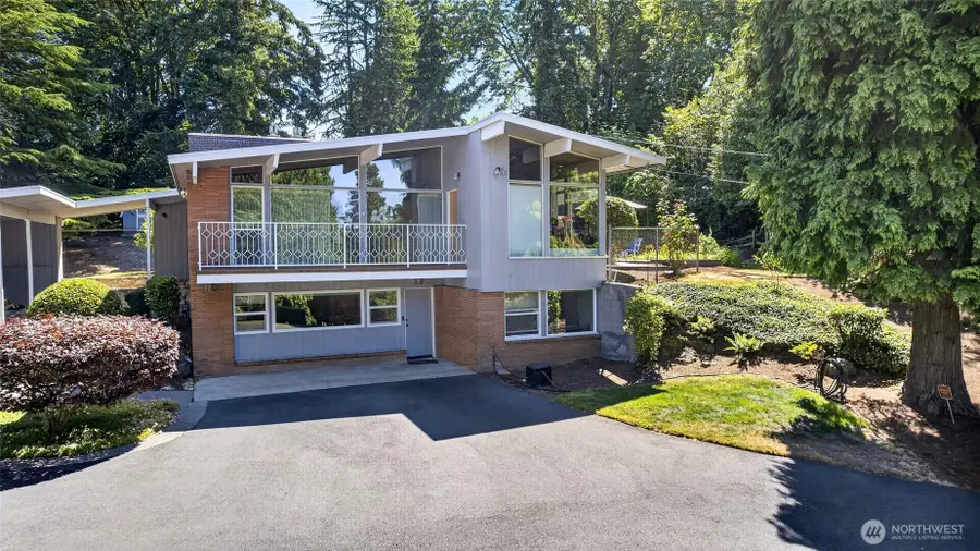 17438 6th Avenue Sw, Normandy Park, WA 98166 - #3