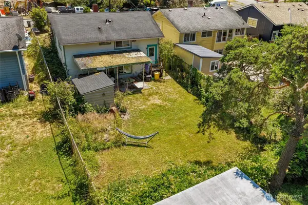 215 31st Avenue E, Seattle, WA 98112