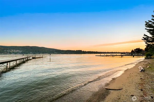 2076 Dellesta Drive, Bellingham, WA 98226