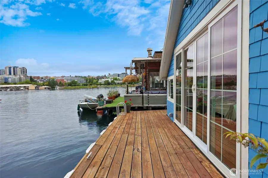 3146 Portage Bay Place E, Seattle, WA 98102 - #2