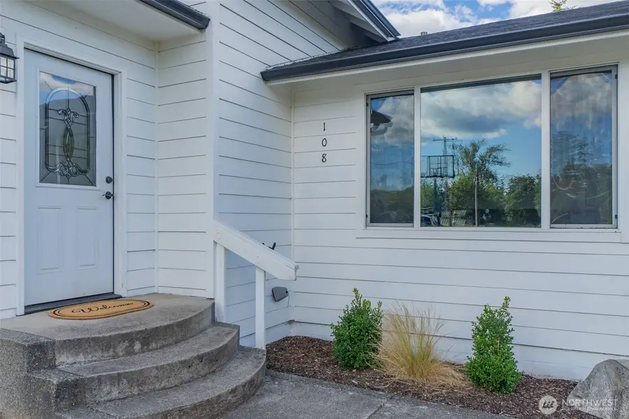 108 SW Campbell Street, Winlock, WA 98596 - #3