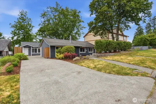 851 Pierce Avenue Ne, Renton, WA 98056