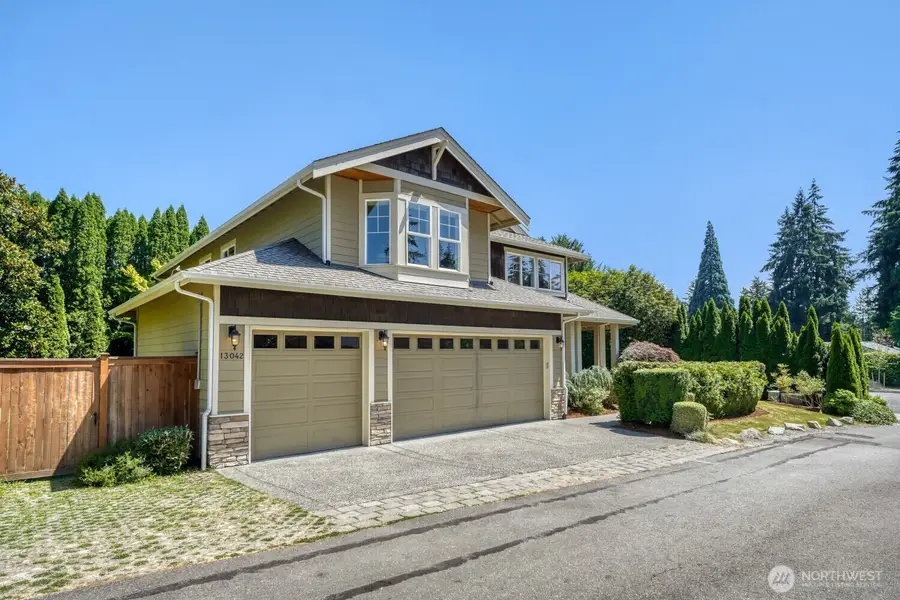 13042 NE 8th Street, Bellevue, WA 98005 - #2