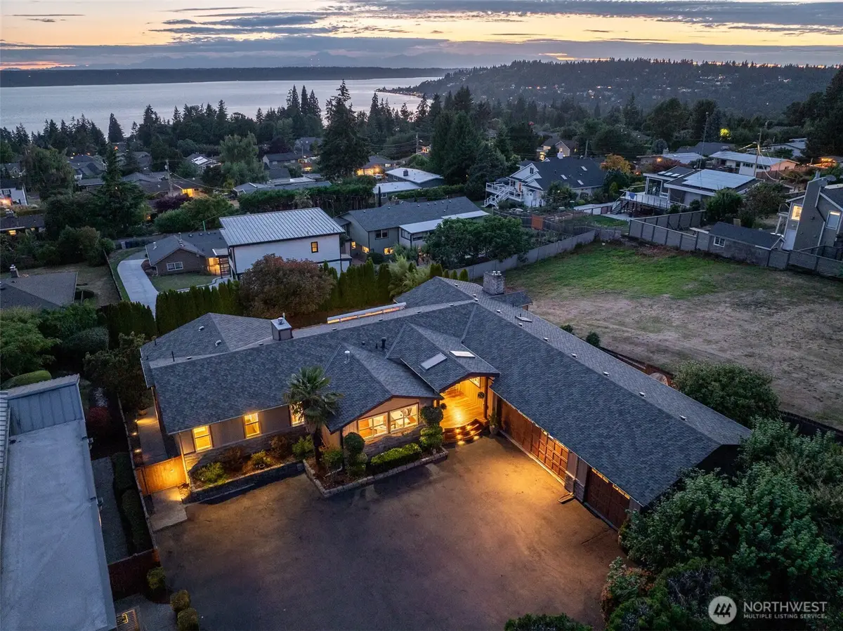 18631 2nd Avenue Sw, Normandy Park, WA 98166 - #1