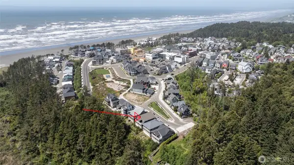 56 Hidden Cove Loop, Pacific Beach, WA 98571