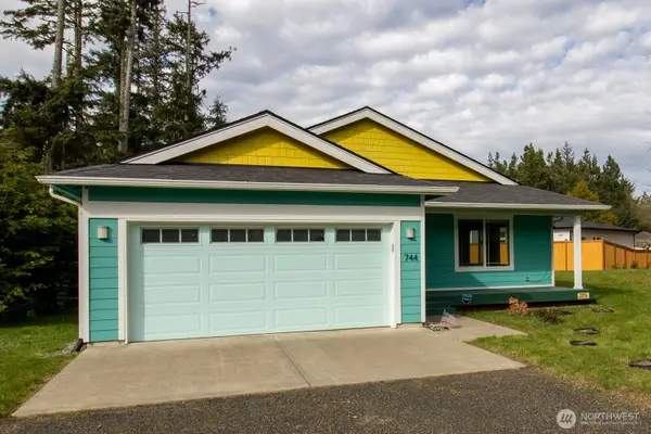 744 SE Evergreen Avenue, Ocean Shores, WA 98502