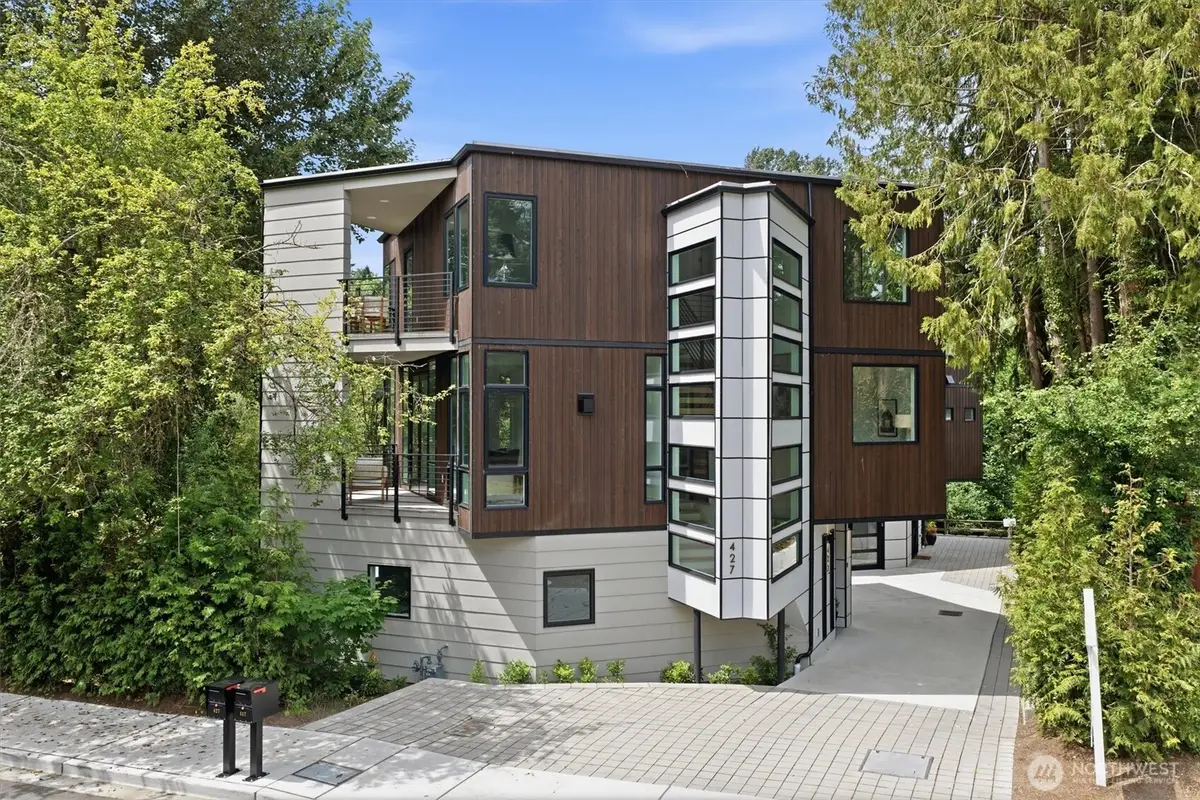 427 102nd Avenue Se, Bellevue, WA 98004 - #1