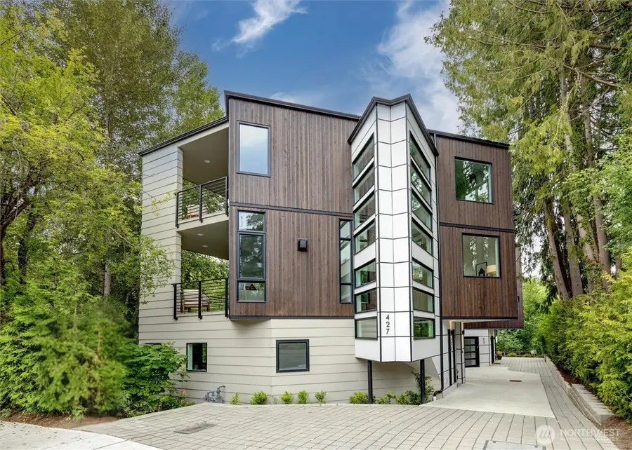 427 102nd Avenue Se, Bellevue, WA 98004 - #2