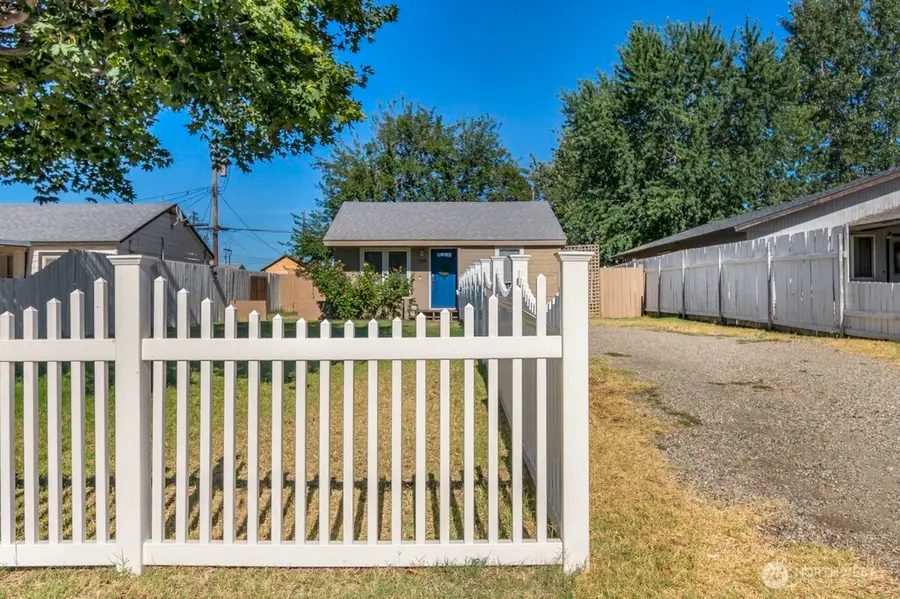 708 Sanford Avenue, Richland, WA 99352 - #2