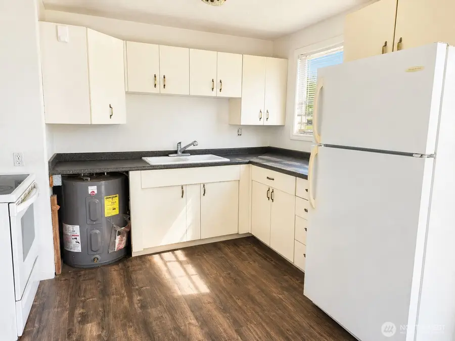 728 S Grand Drive, Moses Lake, WA 98837 - #3