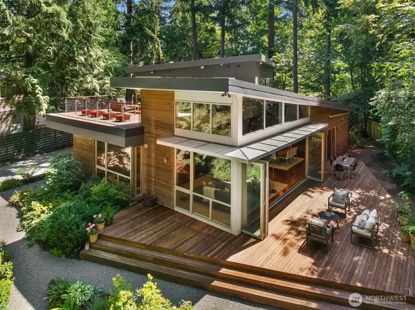 2716 107 Avenue Se, Beaux Arts, WA 98004