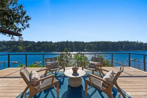 6498 NE Monte Vista Drive, Bainbridge Island, WA 98110