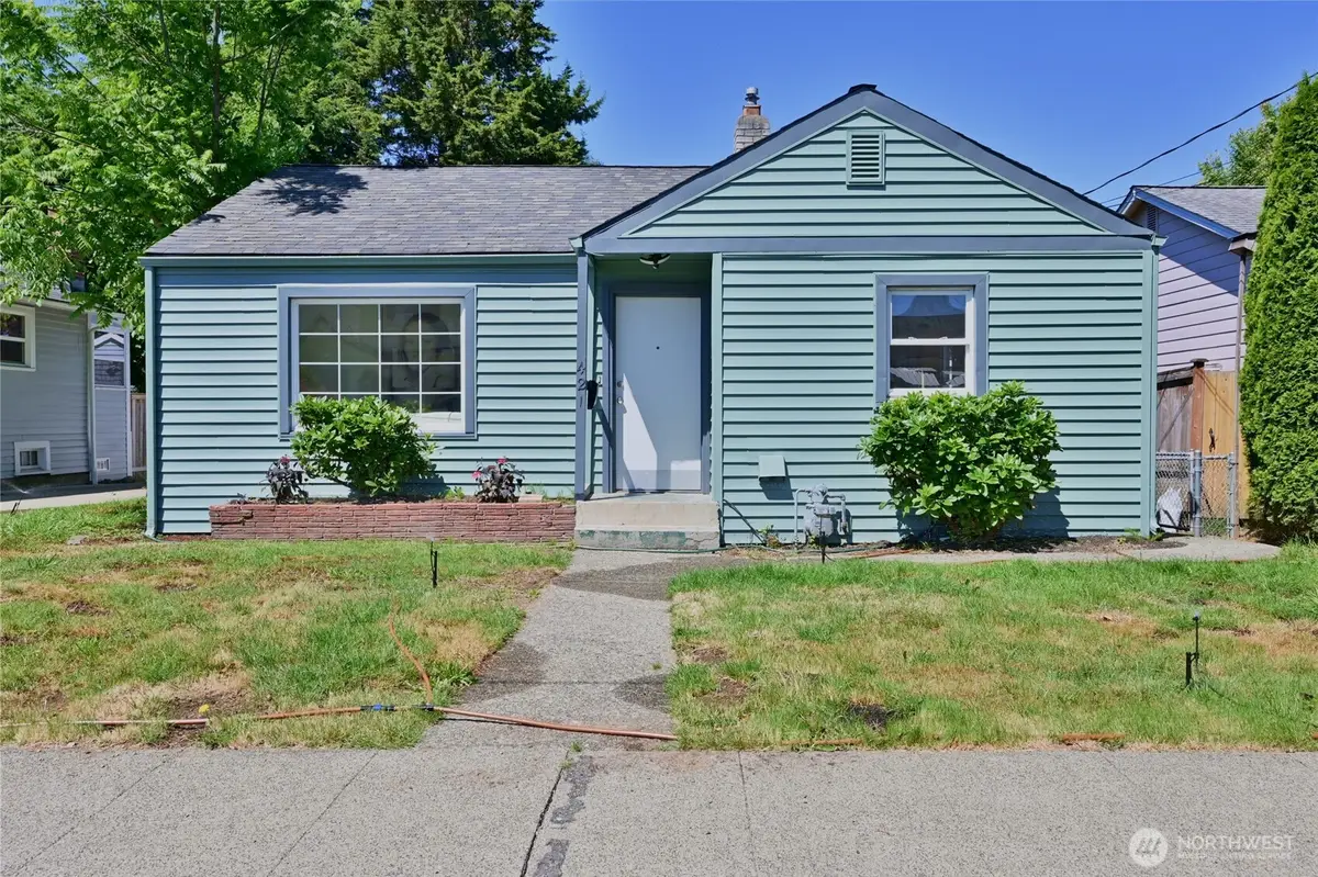 421 Wells Avenue N, Renton, WA 98057 - #1