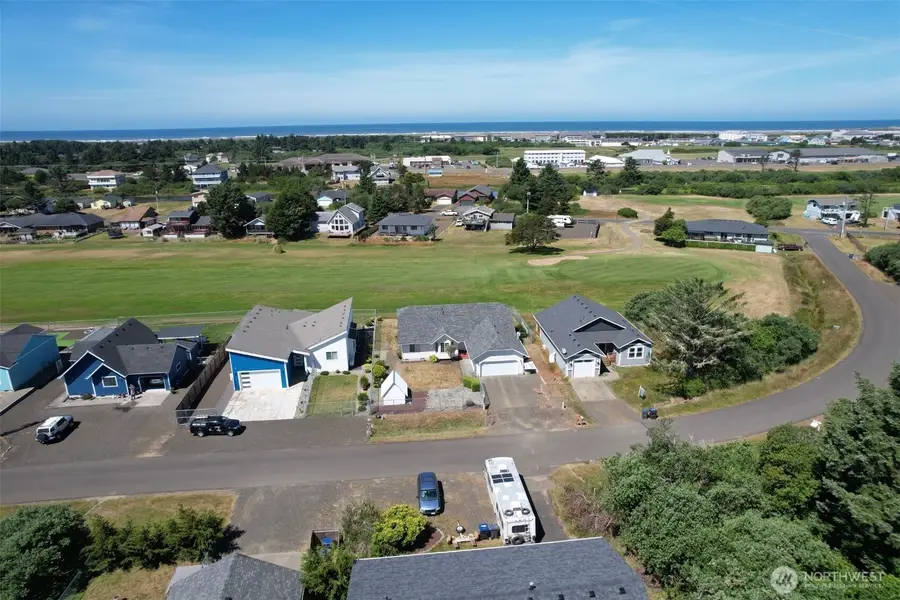 567 Puffin Avenue Ne, Ocean Shores, WA 98569 - #3