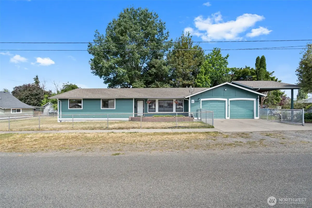 405 W 4th Street, Centralia, WA 98531 - #1